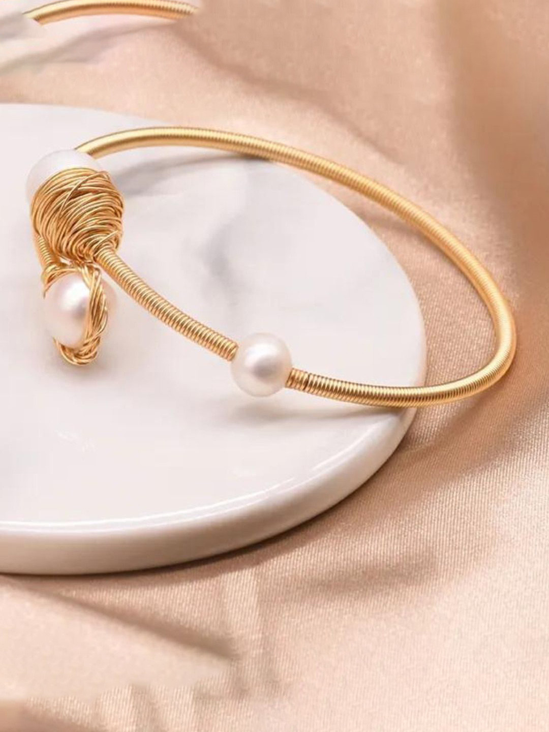 

CHOKORE Artificial Beads Bangle Style Bracelet, Gold