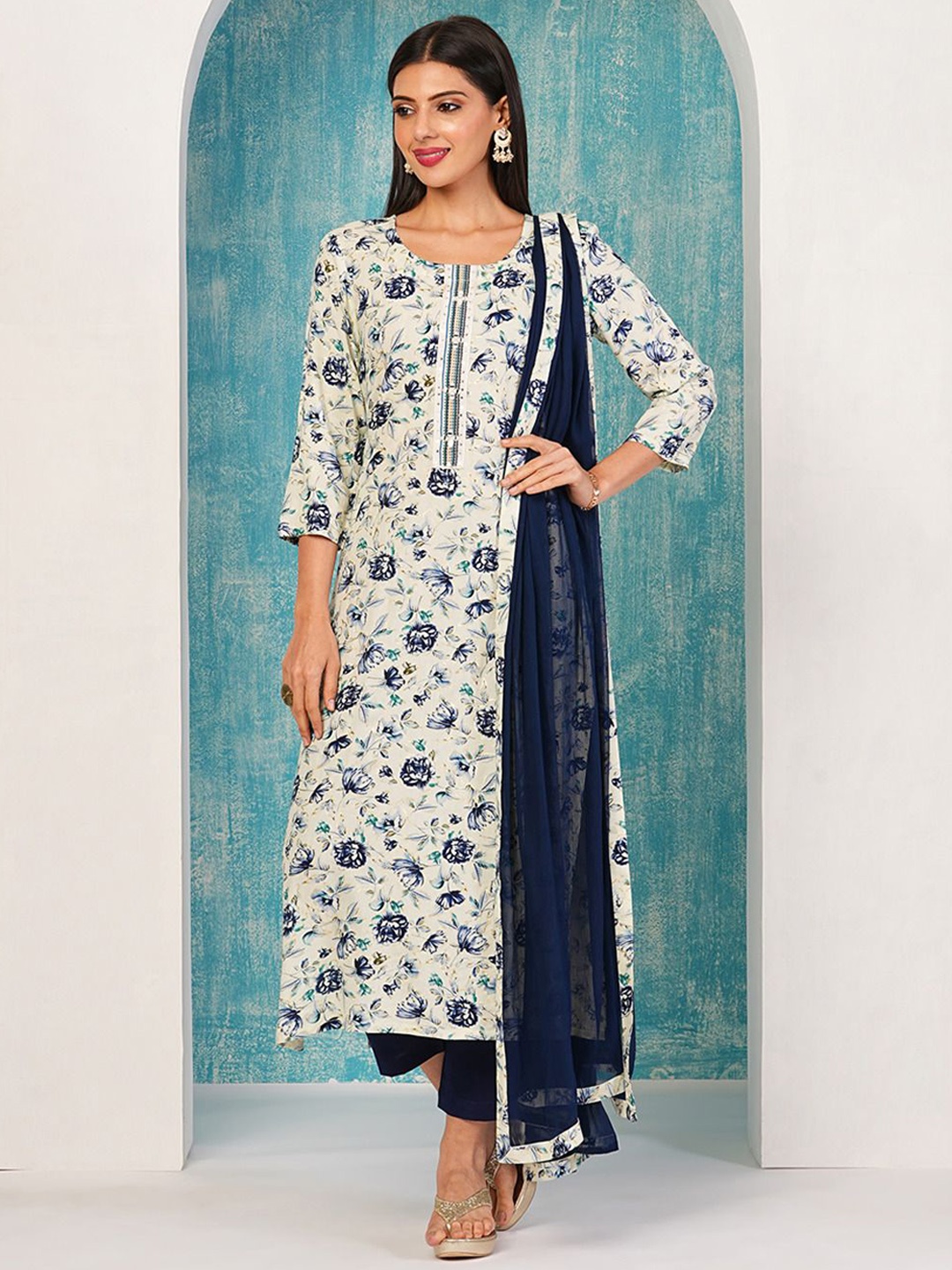 

KALINI Women Floral Printed Regular Kurta with Trousers & With Dupatta, Navy blue