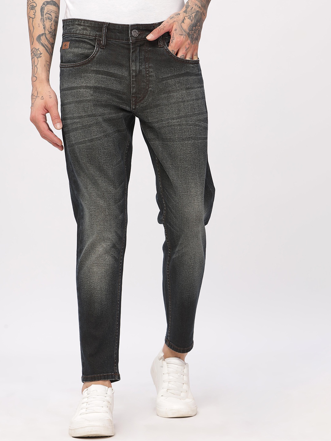 

WROGN Men Comfort Skinny Fit Mid-Rise Light Fade Jeans, Grey