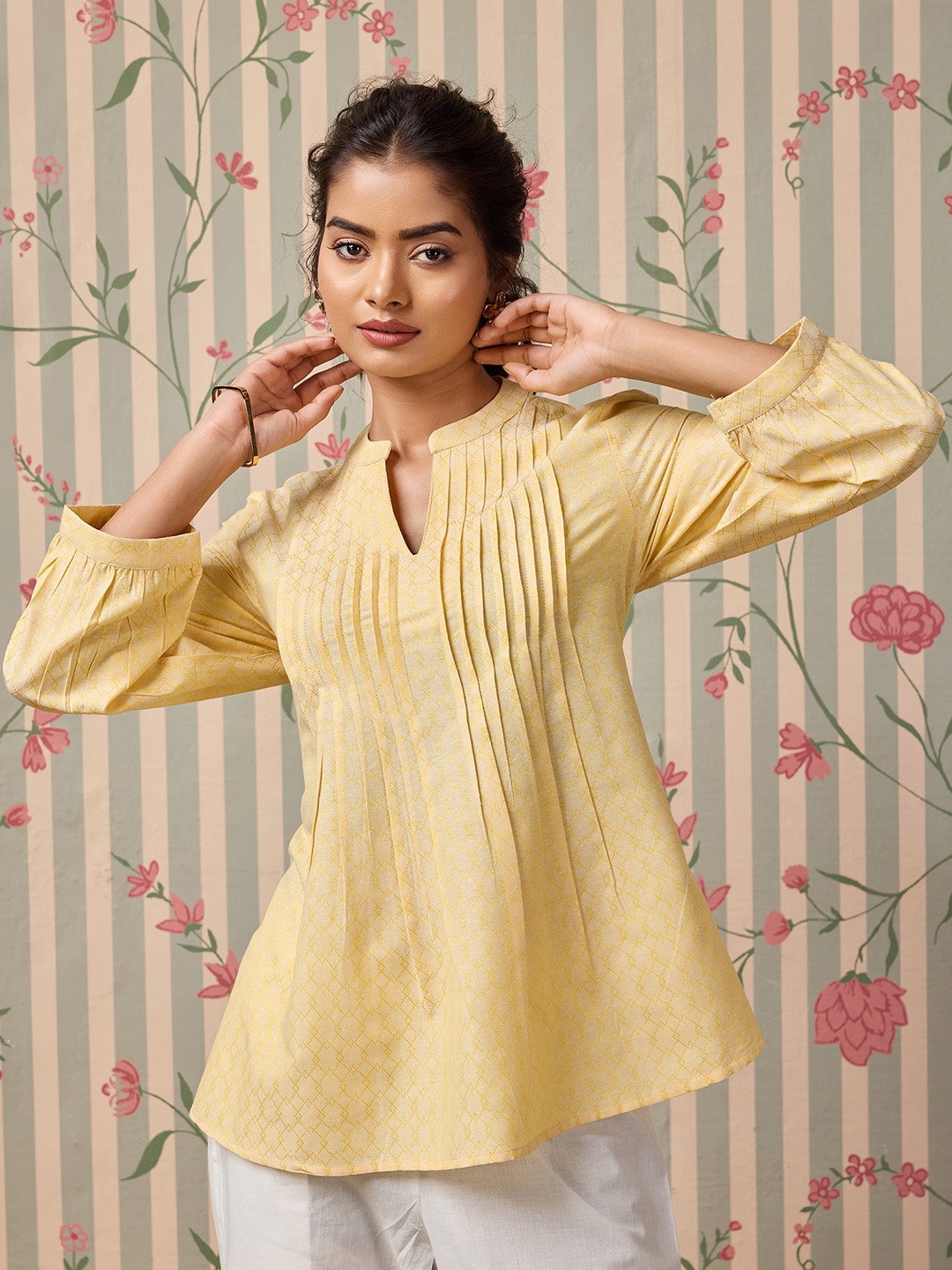 

Ode by House of Pataudi Mandarin Collar Tunic, Yellow