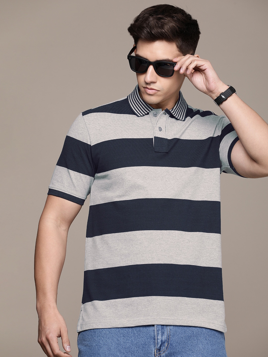 

Burnt Umber Men Striped Polo Collar T-shirt, Navy blue