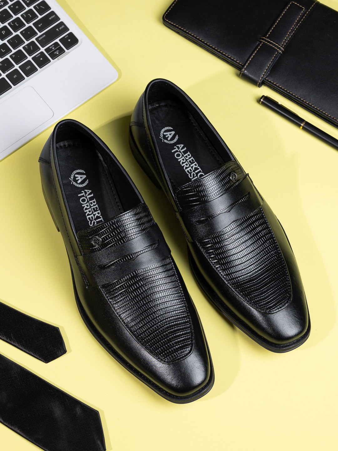 

Alberto Torresi Men Textured Leather Formal Loafer Shoes, Black