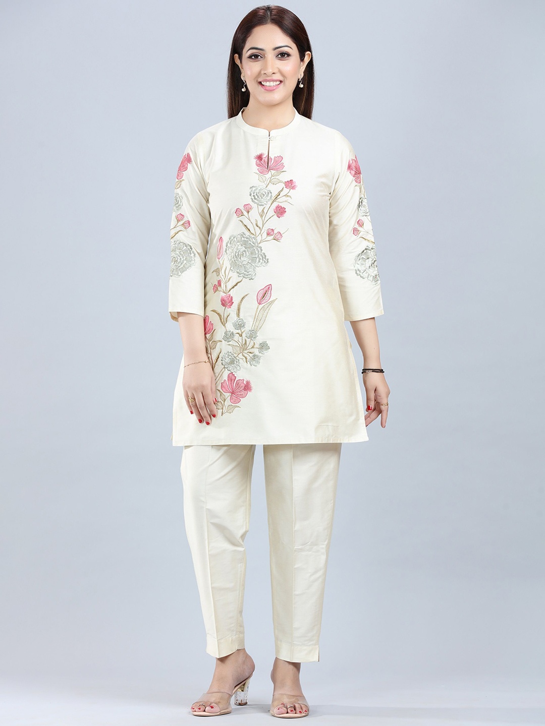 

COTTON CULTURE Women Floral Embroidered Regular Kurta with Trousers, Cream