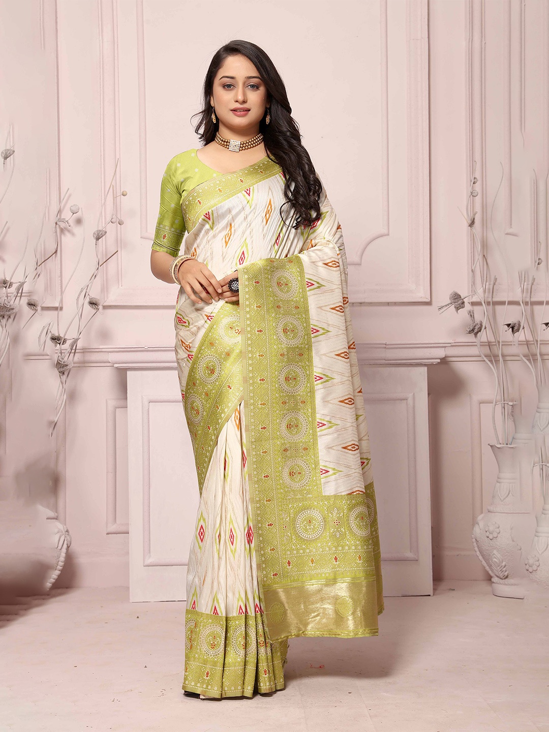 

REALLTREND Zari Pure Silk Kanjeevaram Saree With Blouse Piece, Green