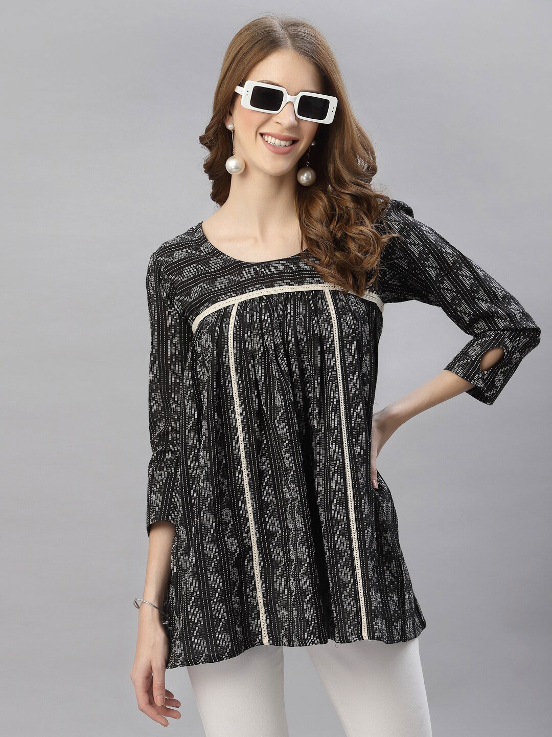 

KALINI Tunic, Black