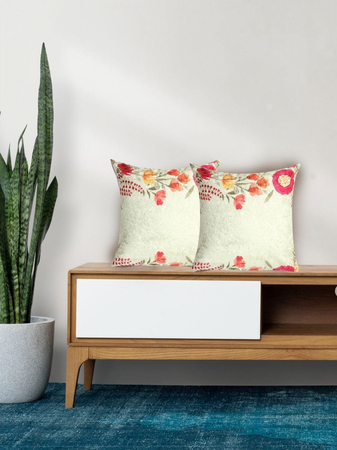 

Tasseled Home Cream Coloured & Pink 2 Pieces Floral Printed Velvet Square Cushion Covers