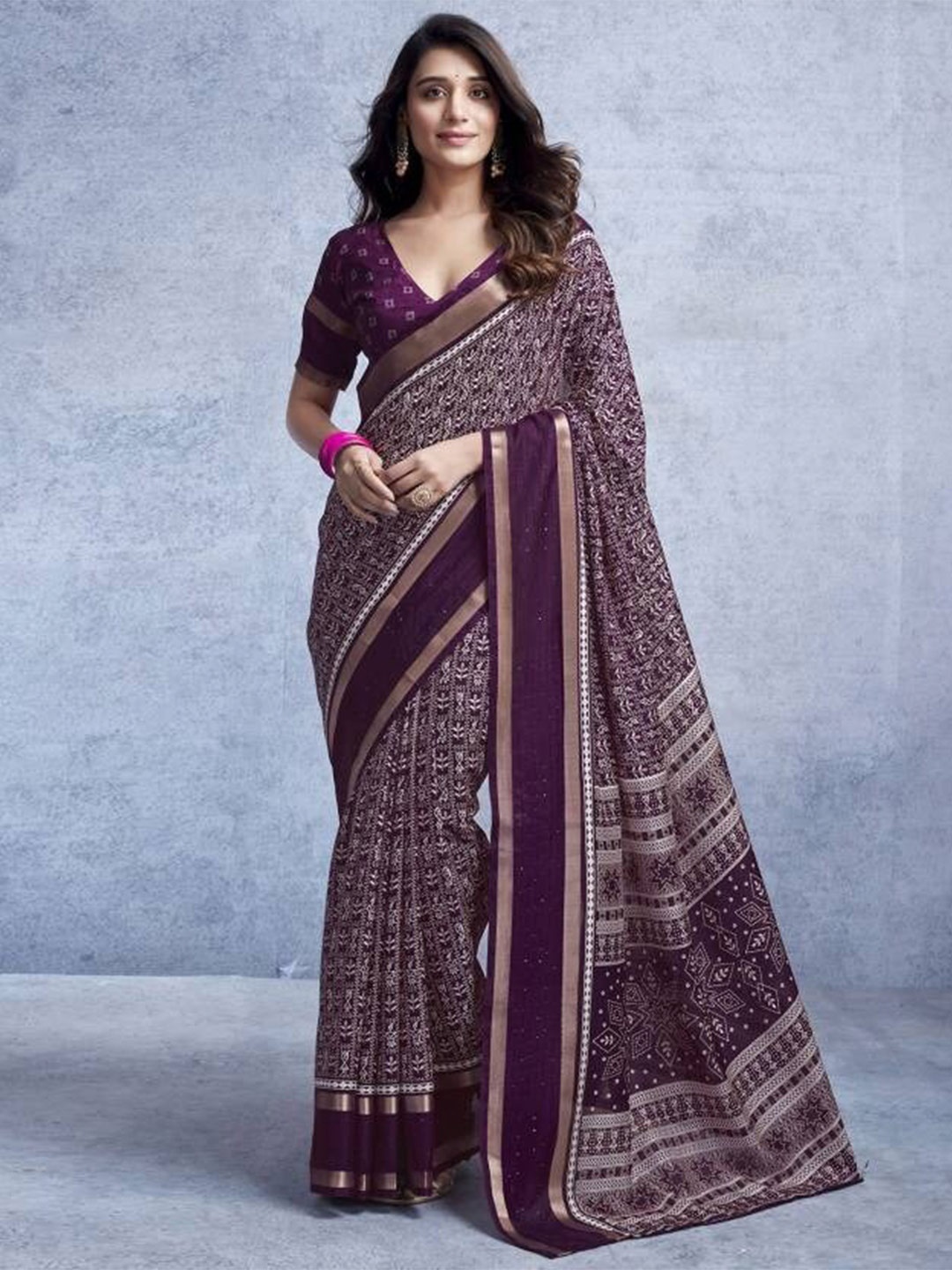 

SANJANA Women Ethnic Motifs Cotton Blend Saree, Purple