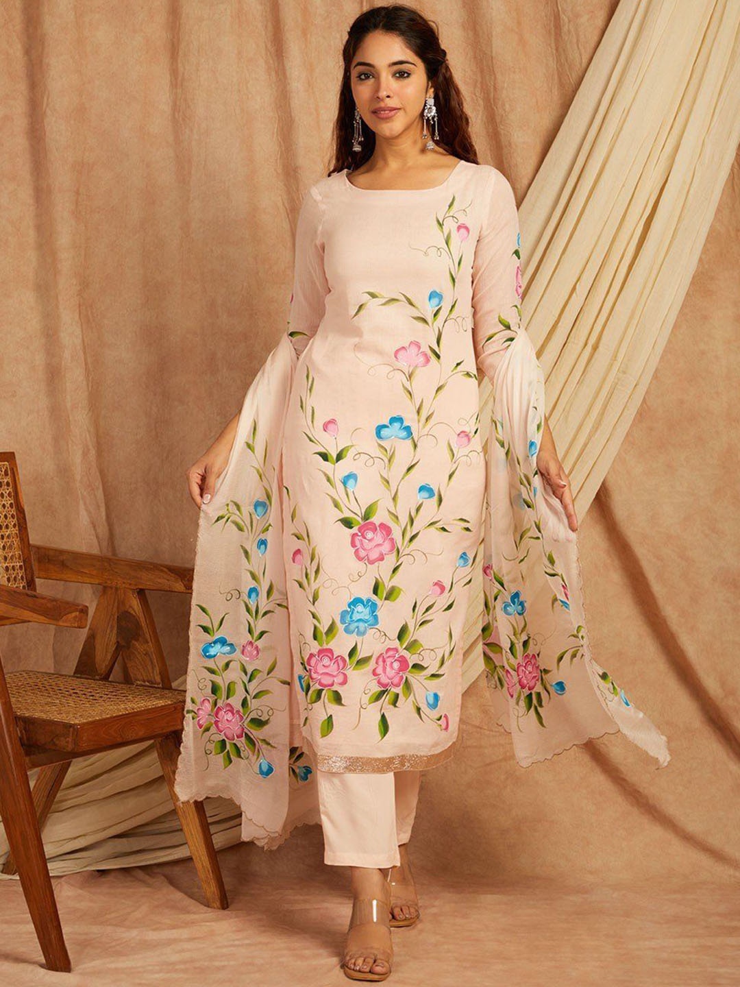 

Rangeelo Women Floral Printed Regular Pure Cotton Kurta with Trousers & With Dupatta, Pink