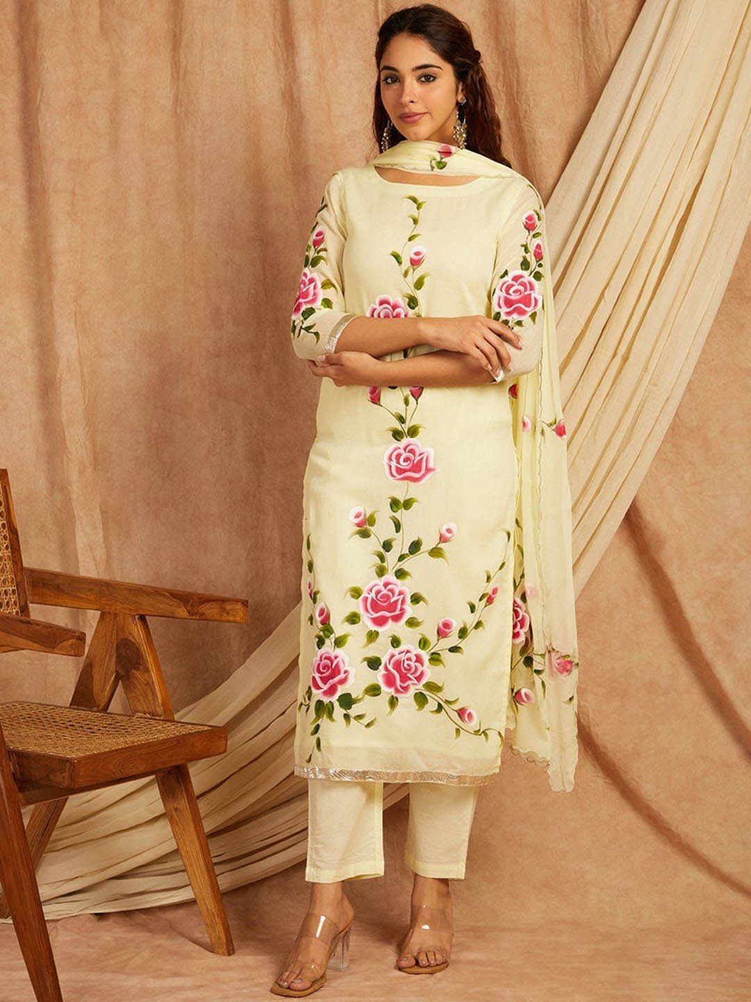 

Rangeelo Women Floral Printed Regular Pure Cotton Kurta with Palazzos & With Dupatta, Cream