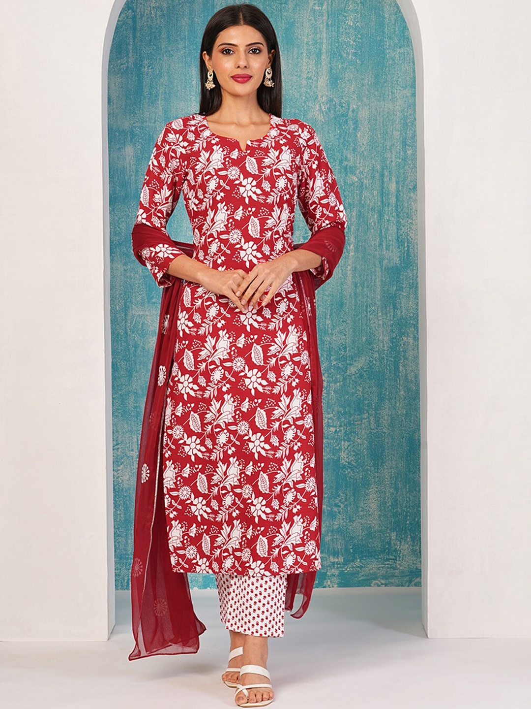 

Anni Designer Floral Printed Round Neck Straight Kurta with Trousers & Dupatta, Red