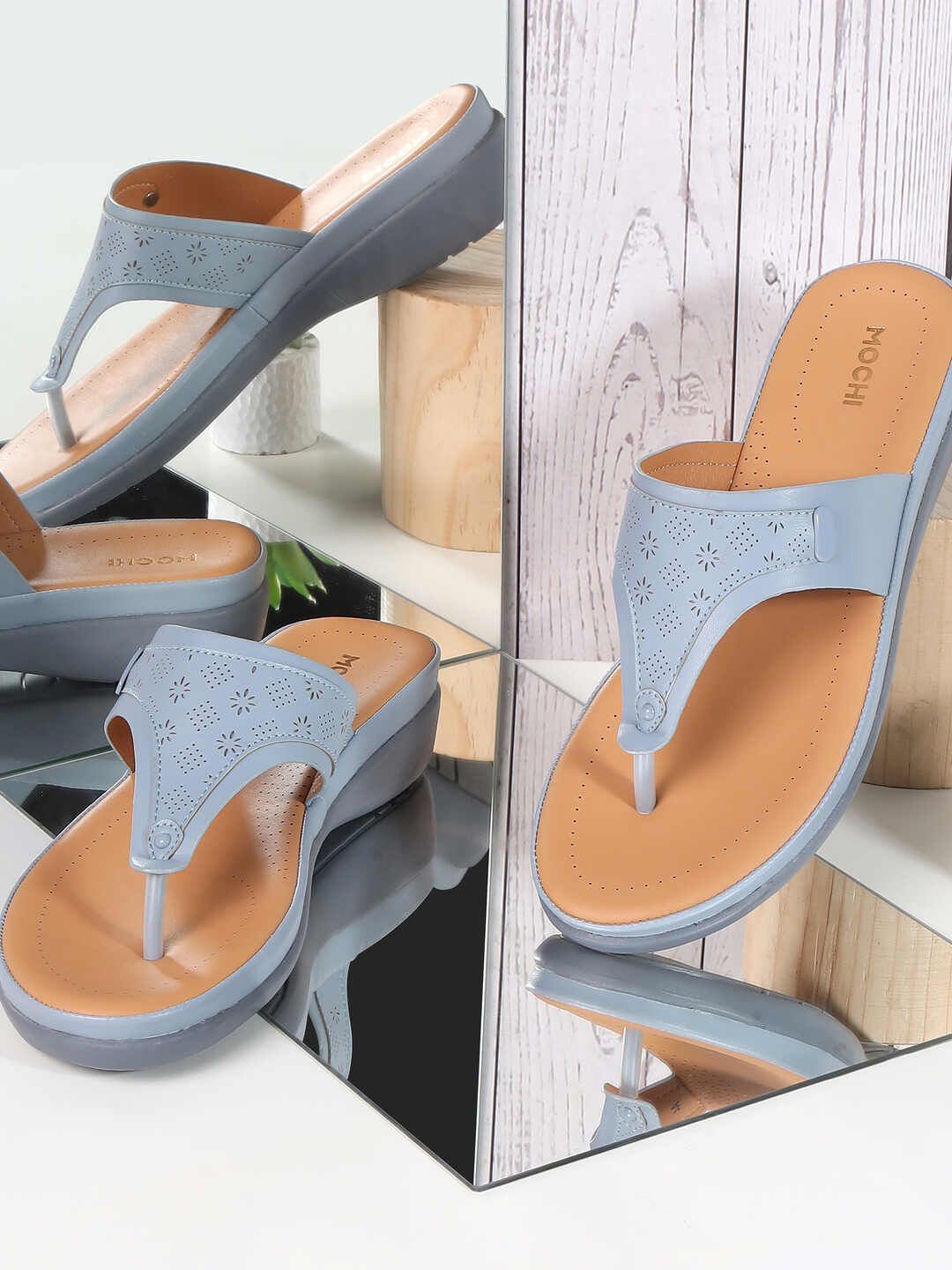 

Mochi Women Open Toe Flats with Bows, Blue