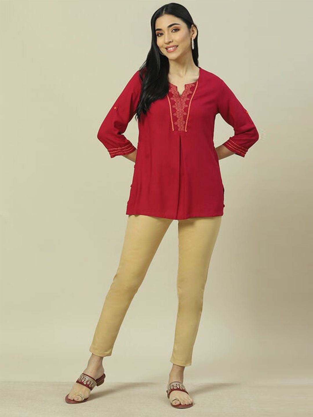 

Rangriti Women Round Notched Neck Ethnic Print Top, Pink