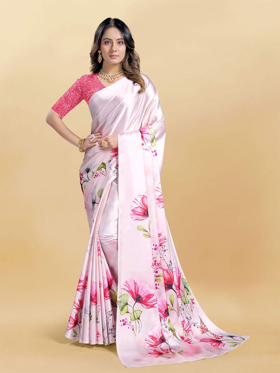 

DIVASTRI Floral Printed Satin Saree With Blouse Piece, Pink