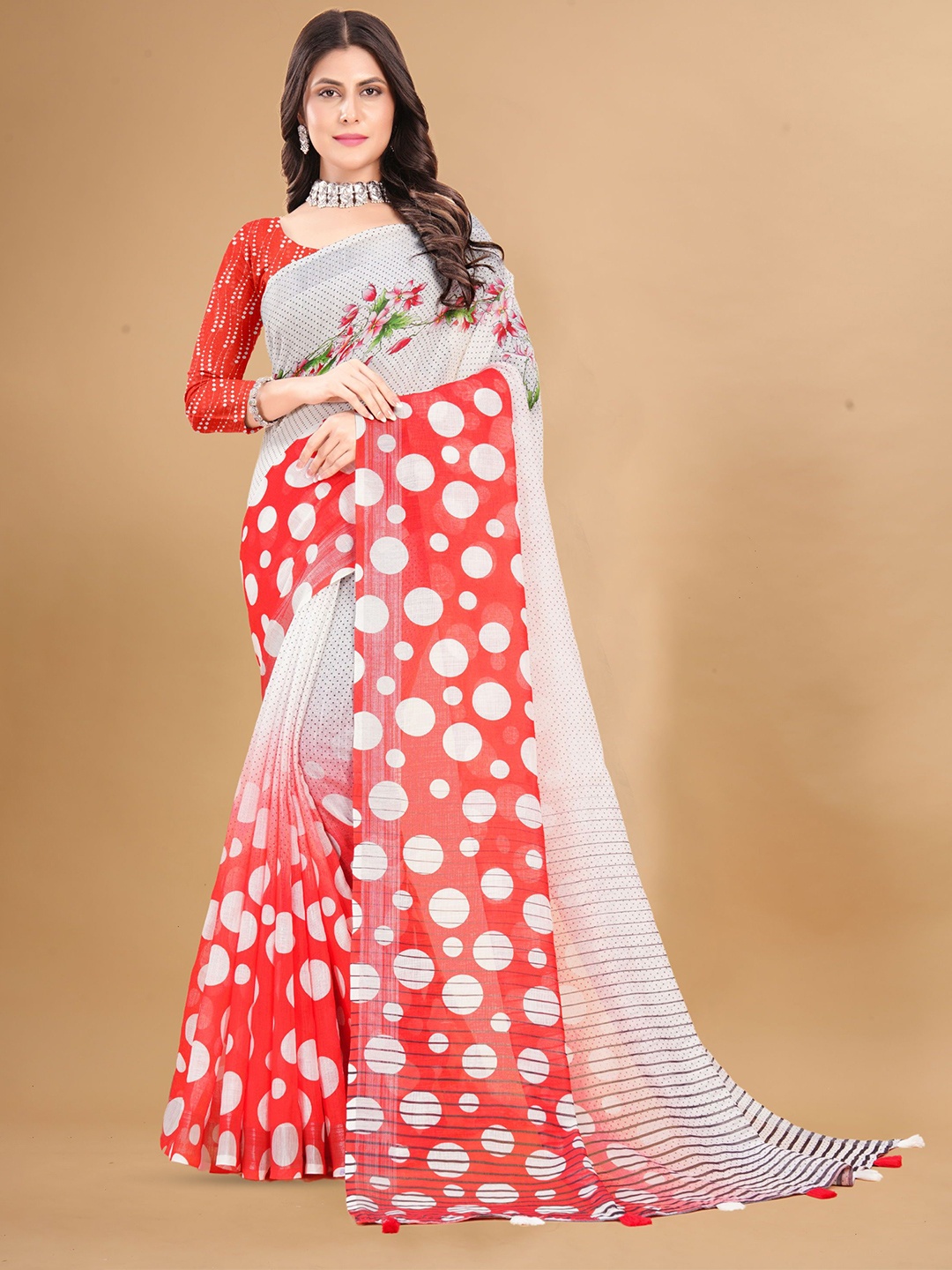 

DIVASTRI Geometric Printed Pure Linen Saree With Blouse Piece, White