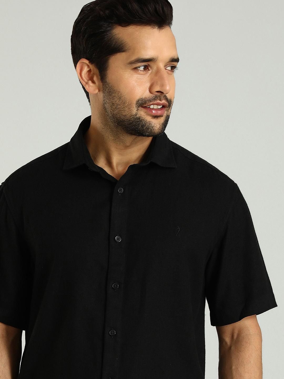 

Indian Terrain Spread Collar Short Sleeves Classic Slim Fit Casual Shirt, Black