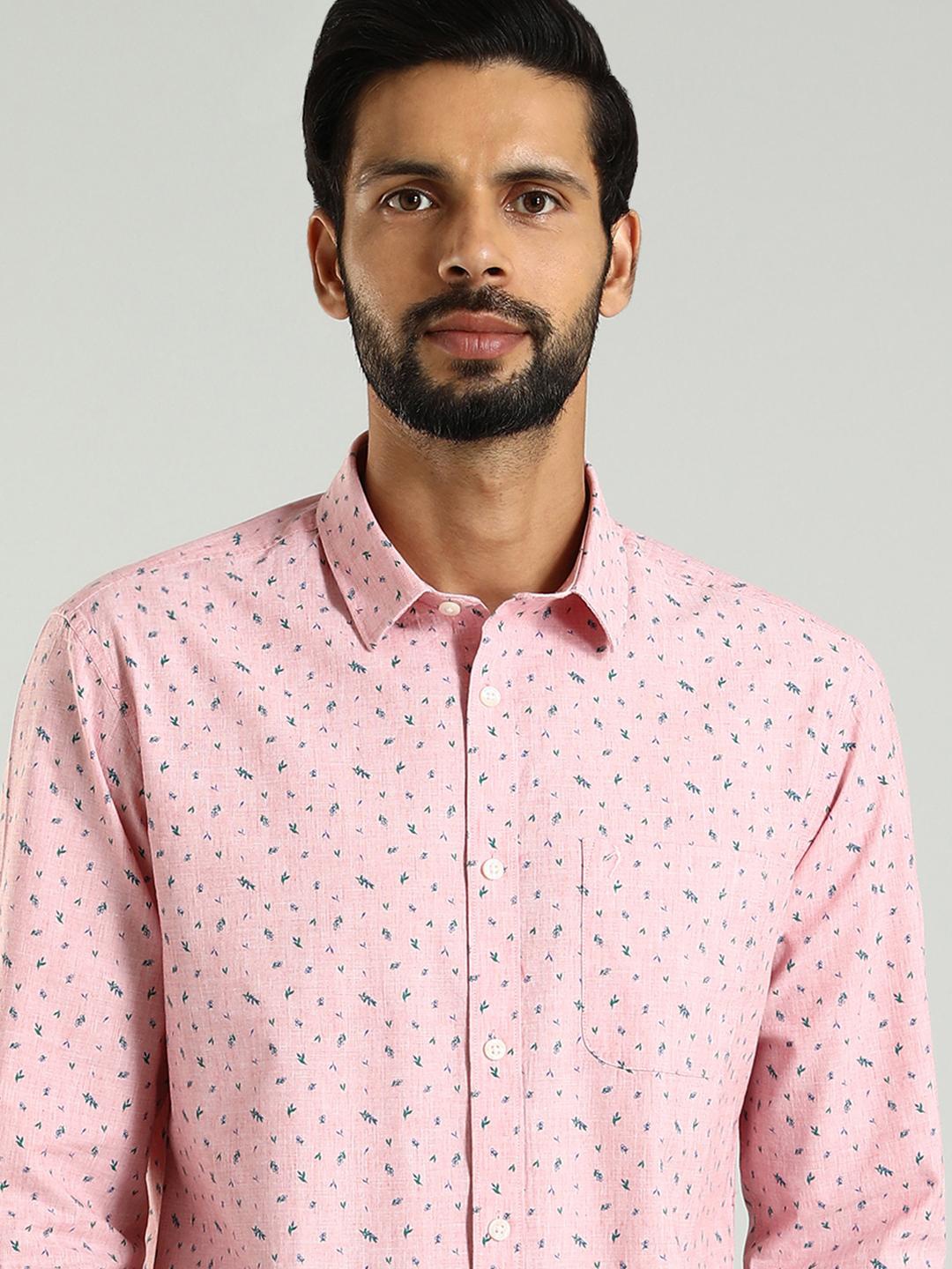 

Indian Terrain Men Classic Slim Fit Floral Opaque Printed Casual Shirt, Pink