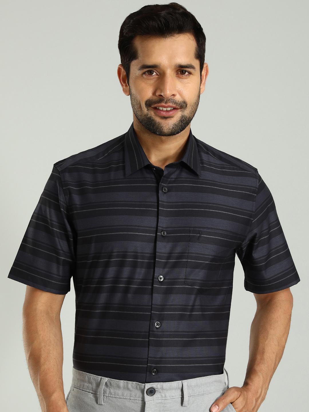 

Indian Terrain Classic Spread Collar Slim Fit Striped Cotton Casual Shirt, Black