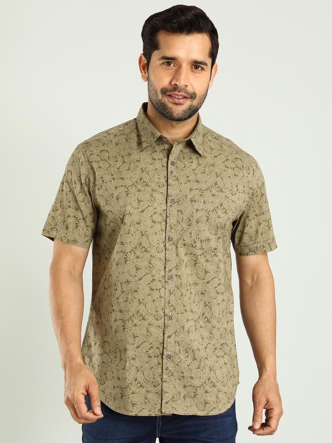 

Indian Terrain Spread Collar Short Sleeves Classic Slim Fit Floral Printed Casual Shirt, Green