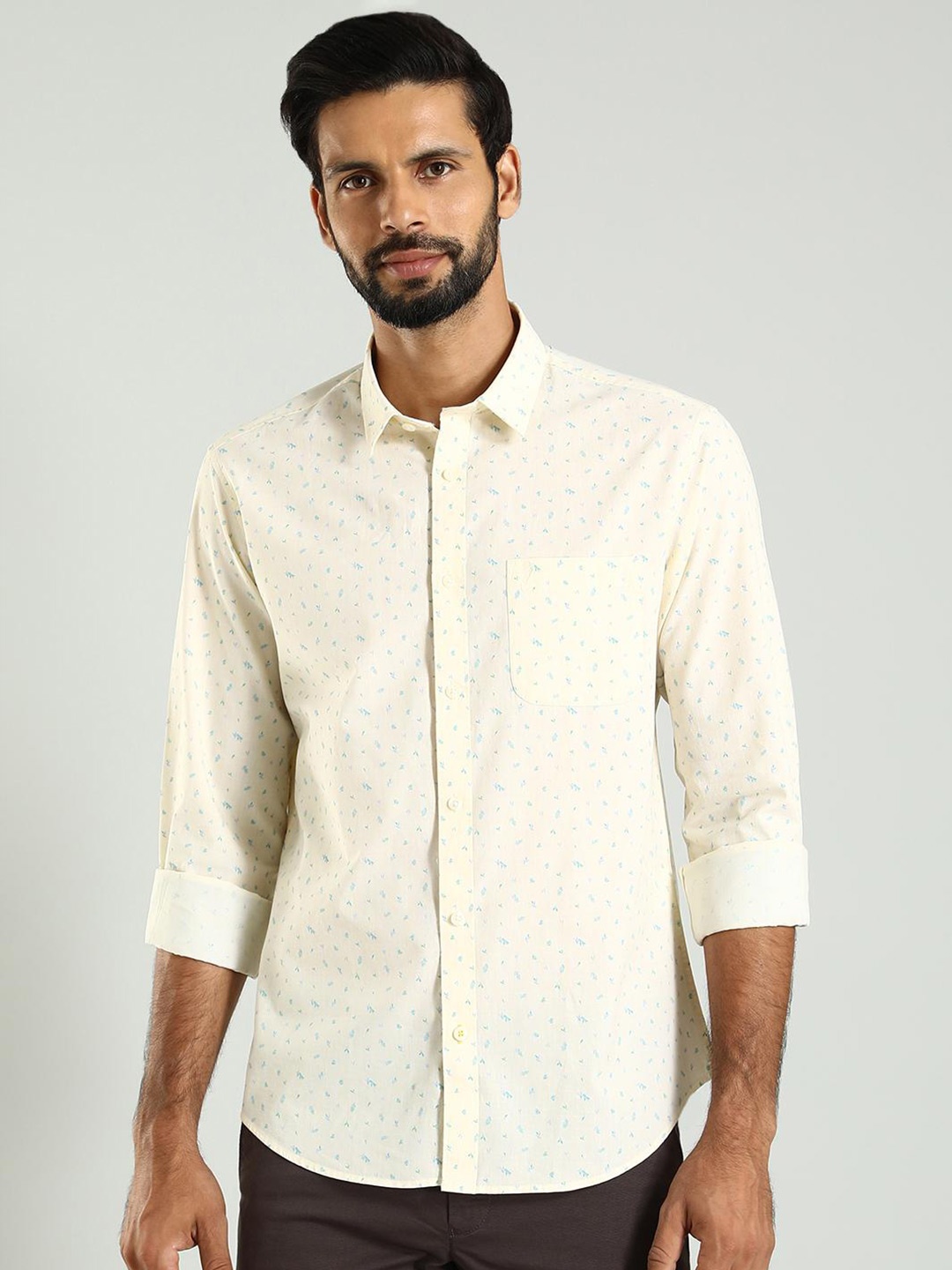 

Indian Terrain Men Classic Slim Fit Floral Opaque Printed Casual Shirt, Yellow