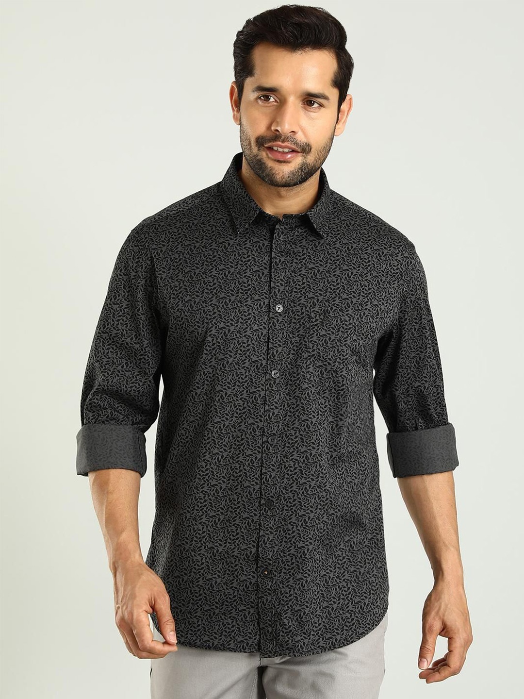 

Indian Terrain Classic Slim Fit Floral Opaque Printed Cotton Casual Shirt, Black