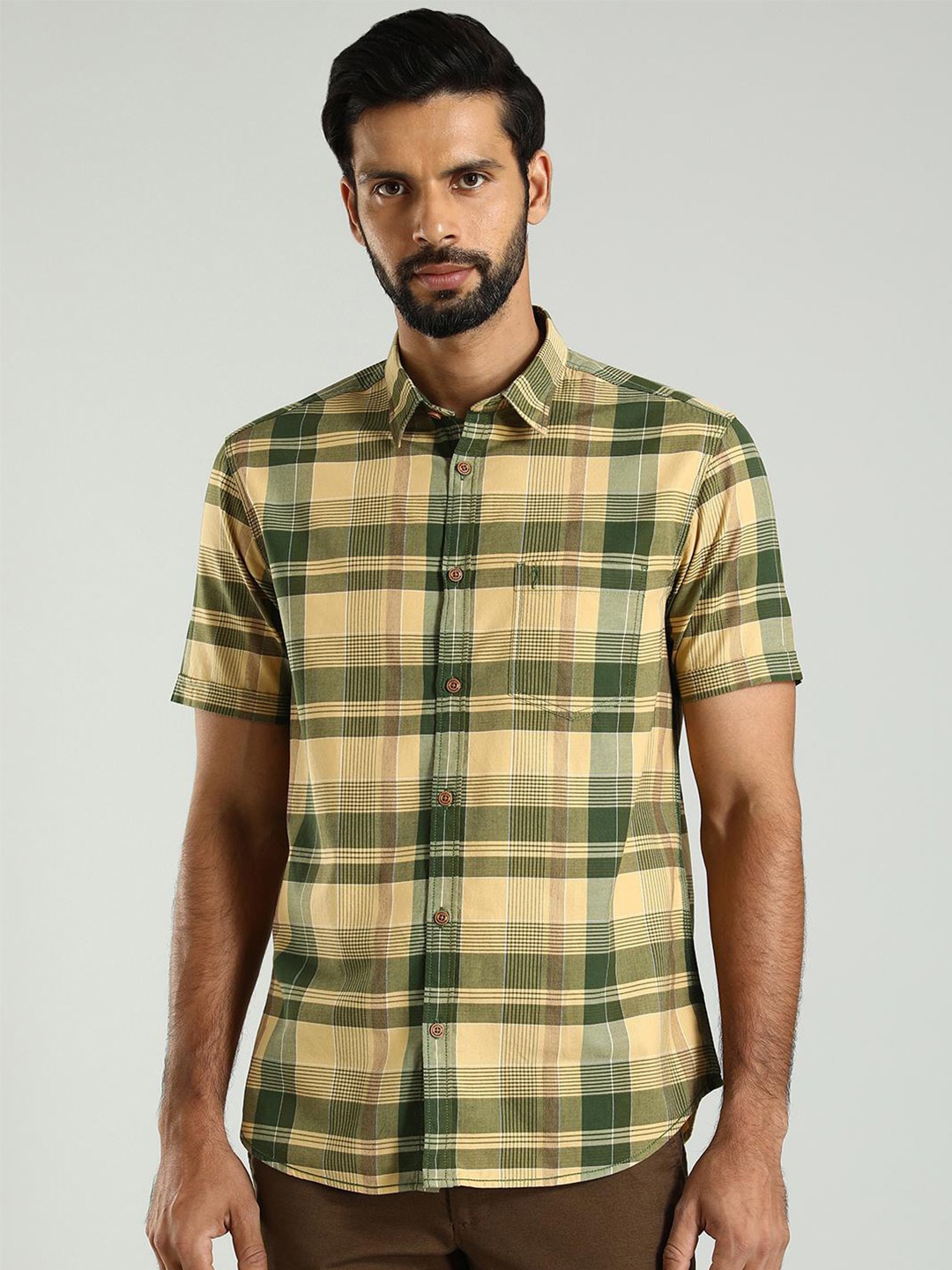 

Indian Terrain Spread Collar Short Sleeves Classic Slim Fit Cotton Checked Casual Shirt, Green