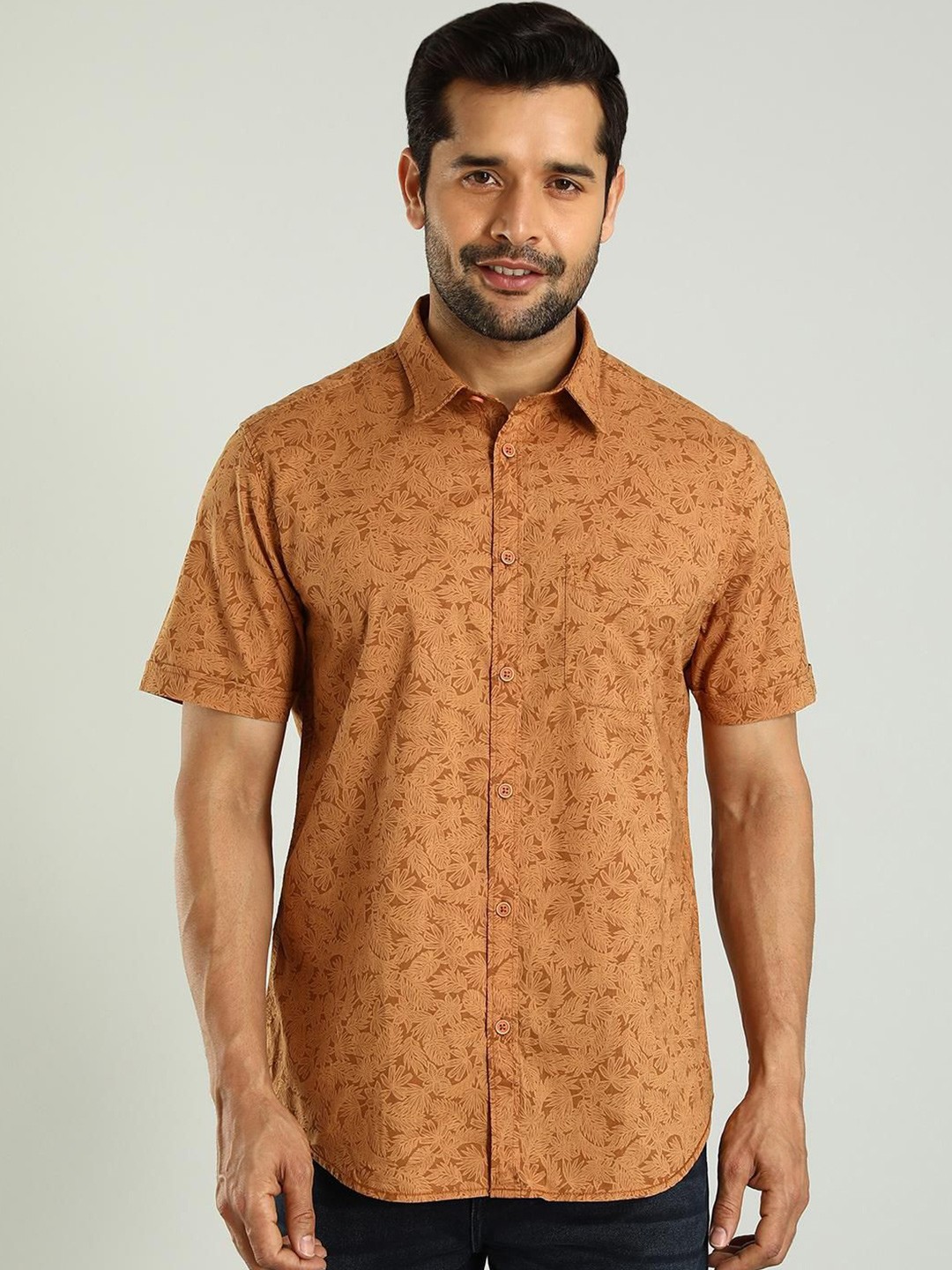 

Indian Terrain Men Classic Slim Fit Opaque Printed Casual Shirt, Orange