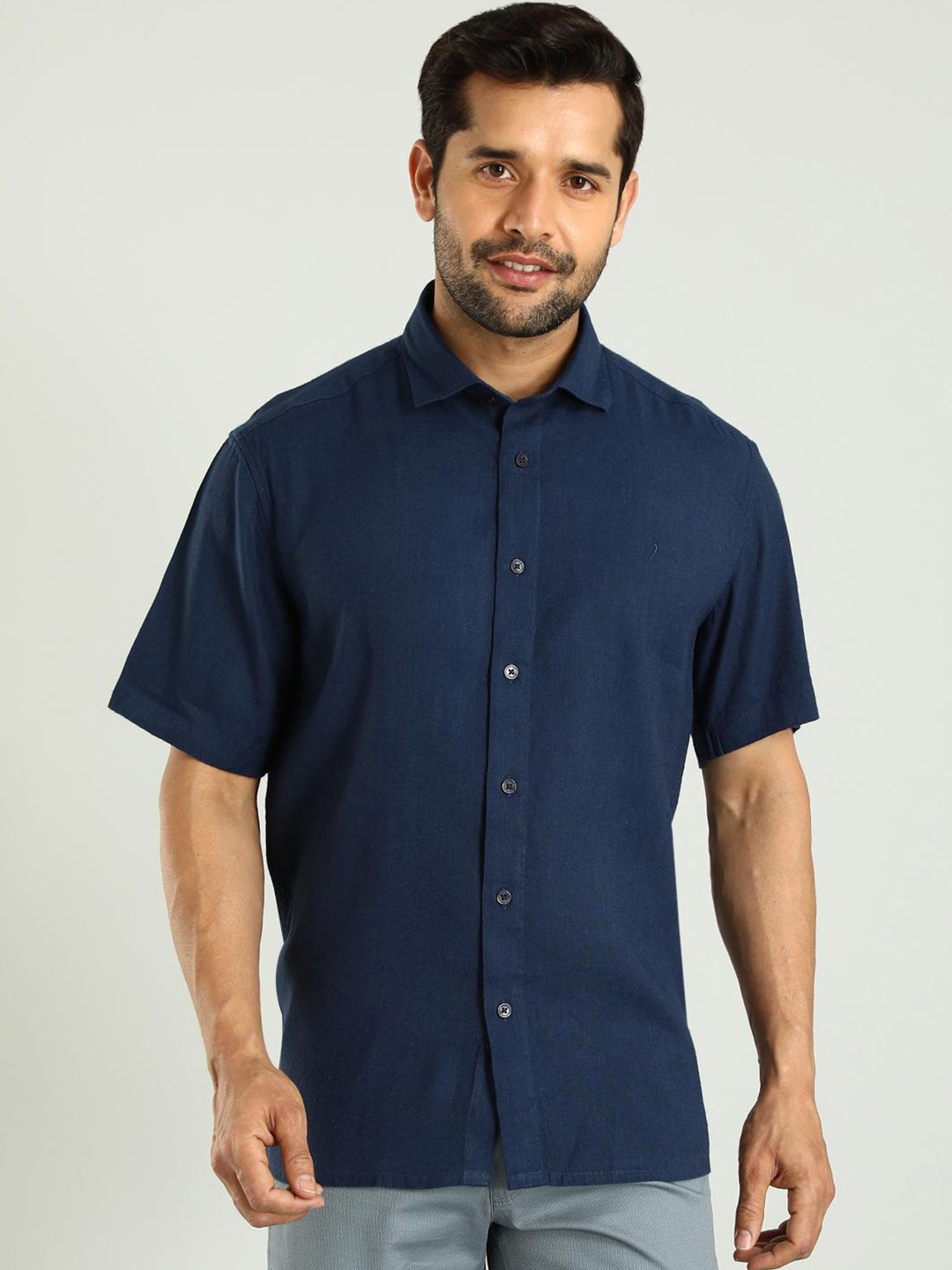 

Indian Terrain Men Classic Solid Slim Fit Opaque Casual Shirt, Blue