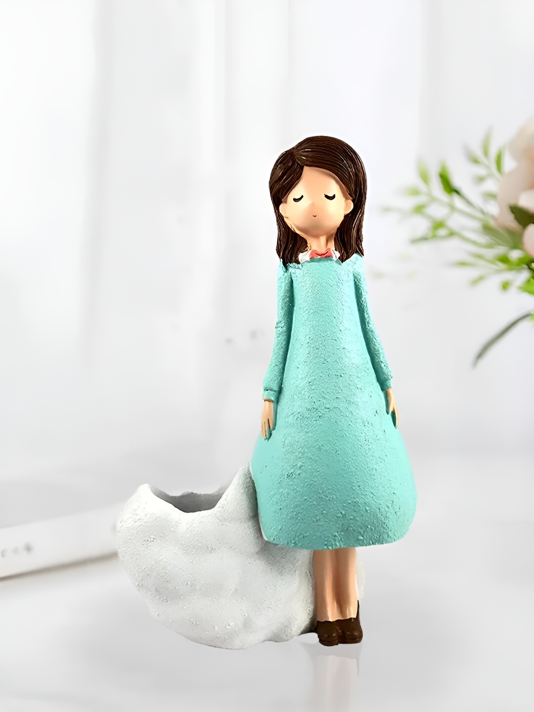 

Giftii Green Figurine Showpiece