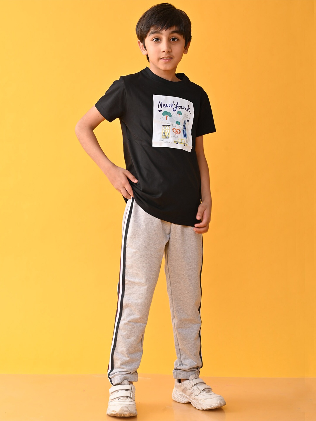 

Anthrilo Boys Typography Printed T-shirt & Trousers Clothing Set, Black
