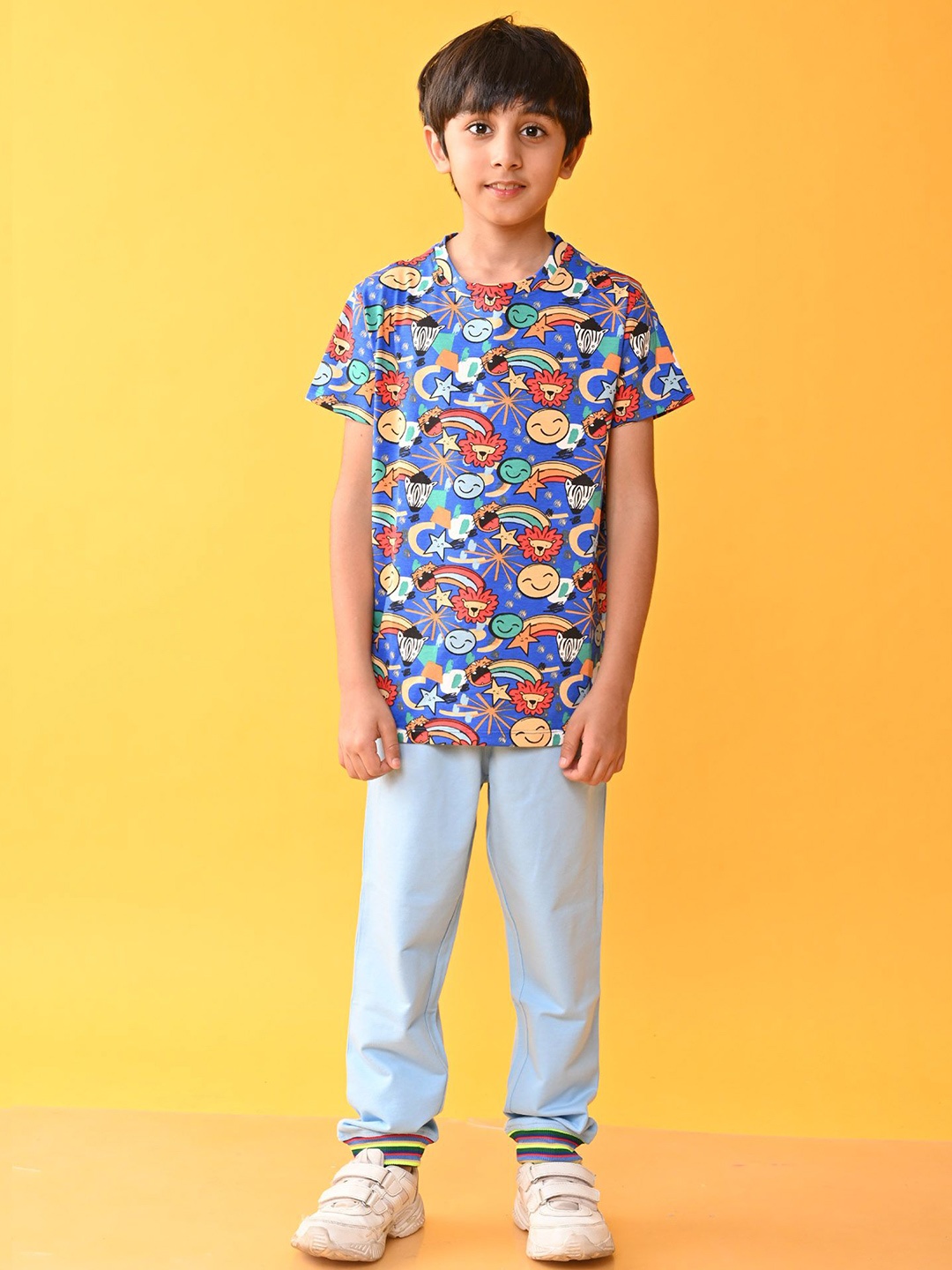 

Anthrilo Boys Abstract Printed T-shirt & Trousers Clothing Set, Blue