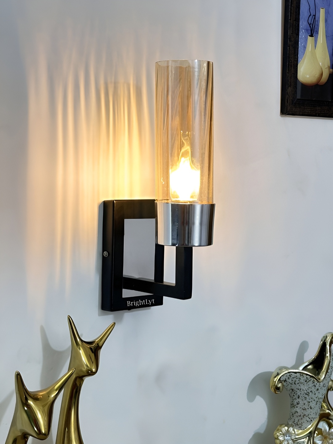 

Cruv Gold-Toned Contemporary Cylinder Shaped Wall Lamp