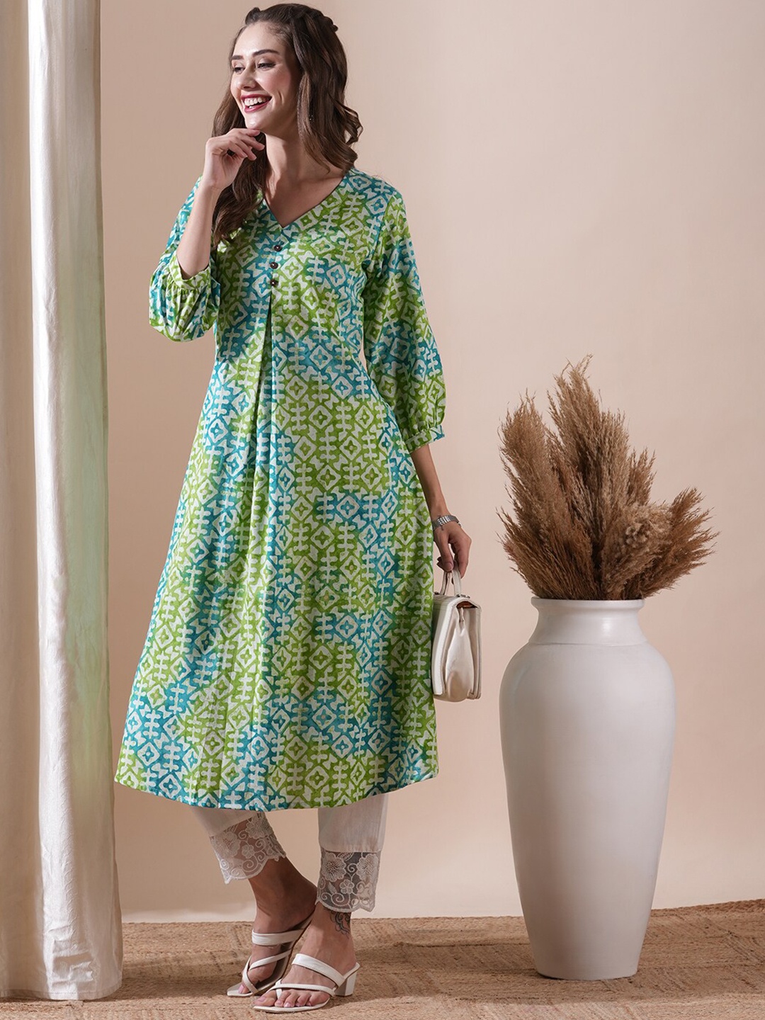 

FASHOR Women Floral Printed Sequinned Kurta, Lime green