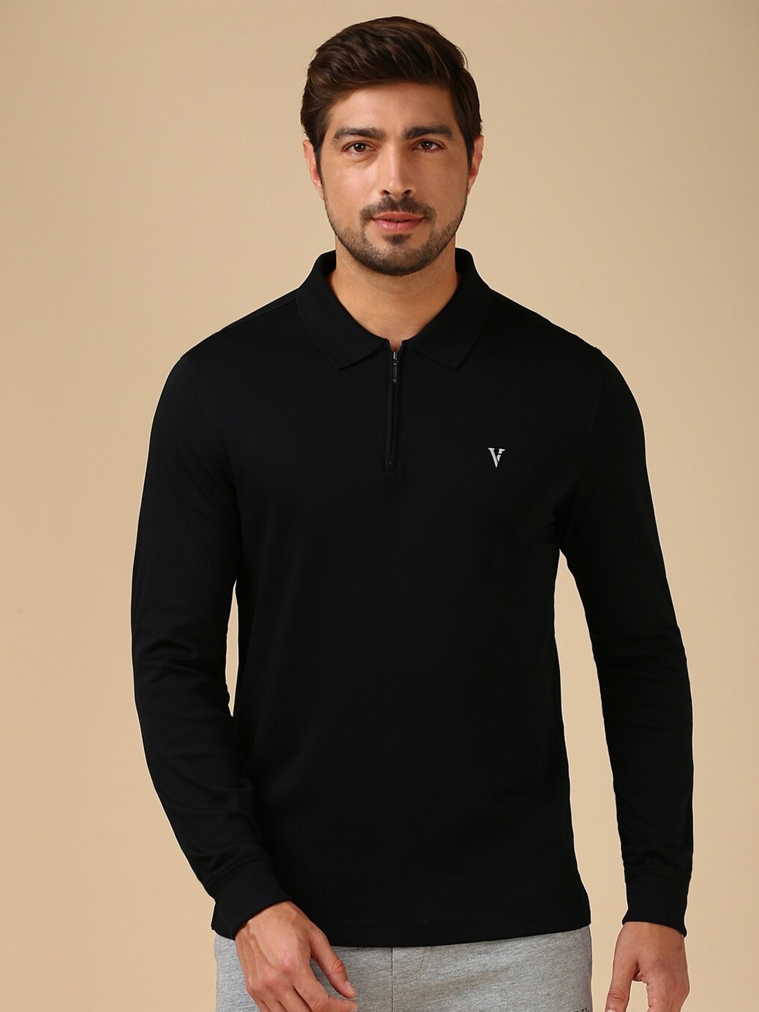 

Van Heusen Men Solid Polo Collar Zipper Placket T Shirts, Black
