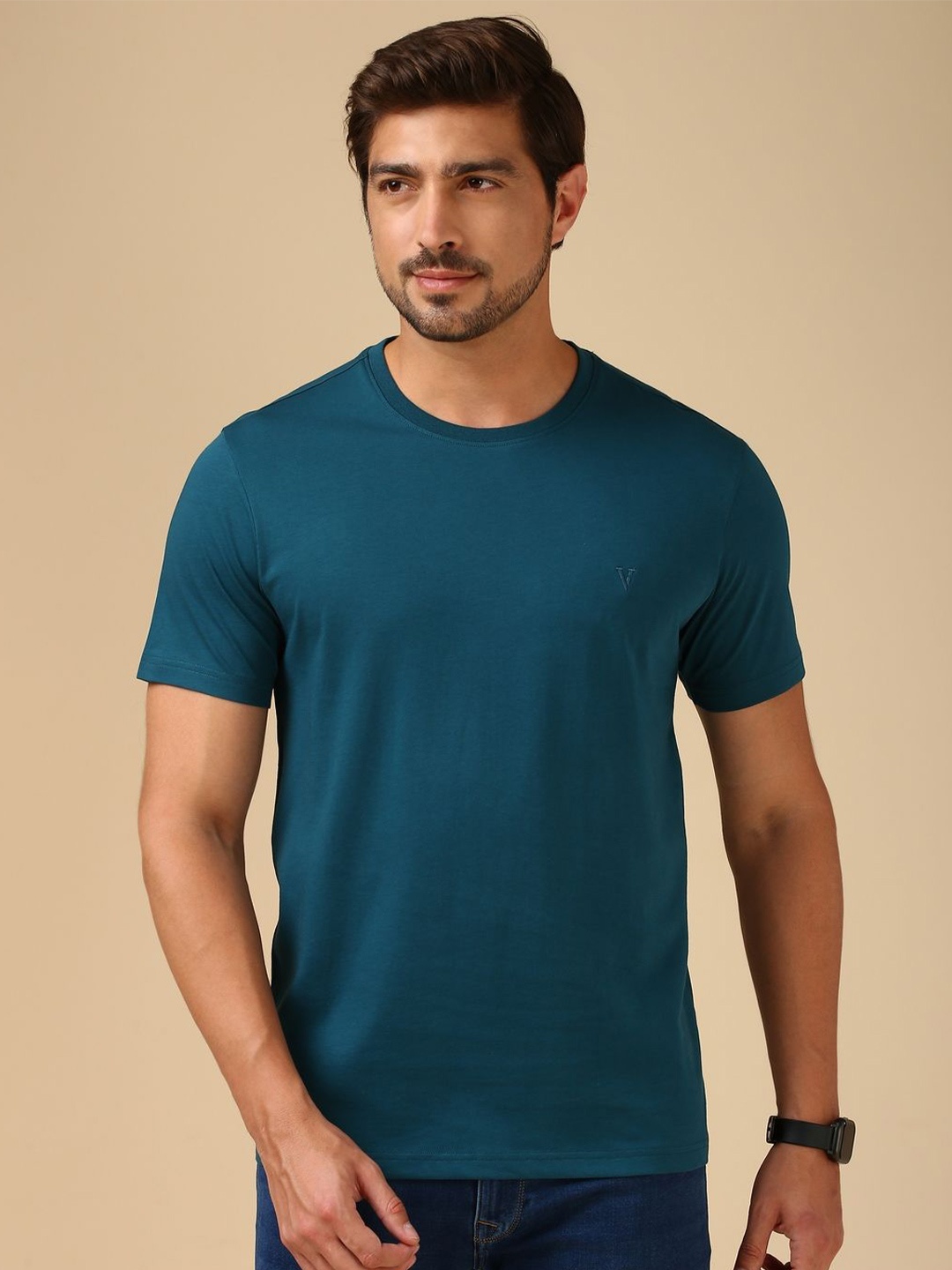 

Van Heusen Men Solid xl Round Neck T-shirt, Navy blue