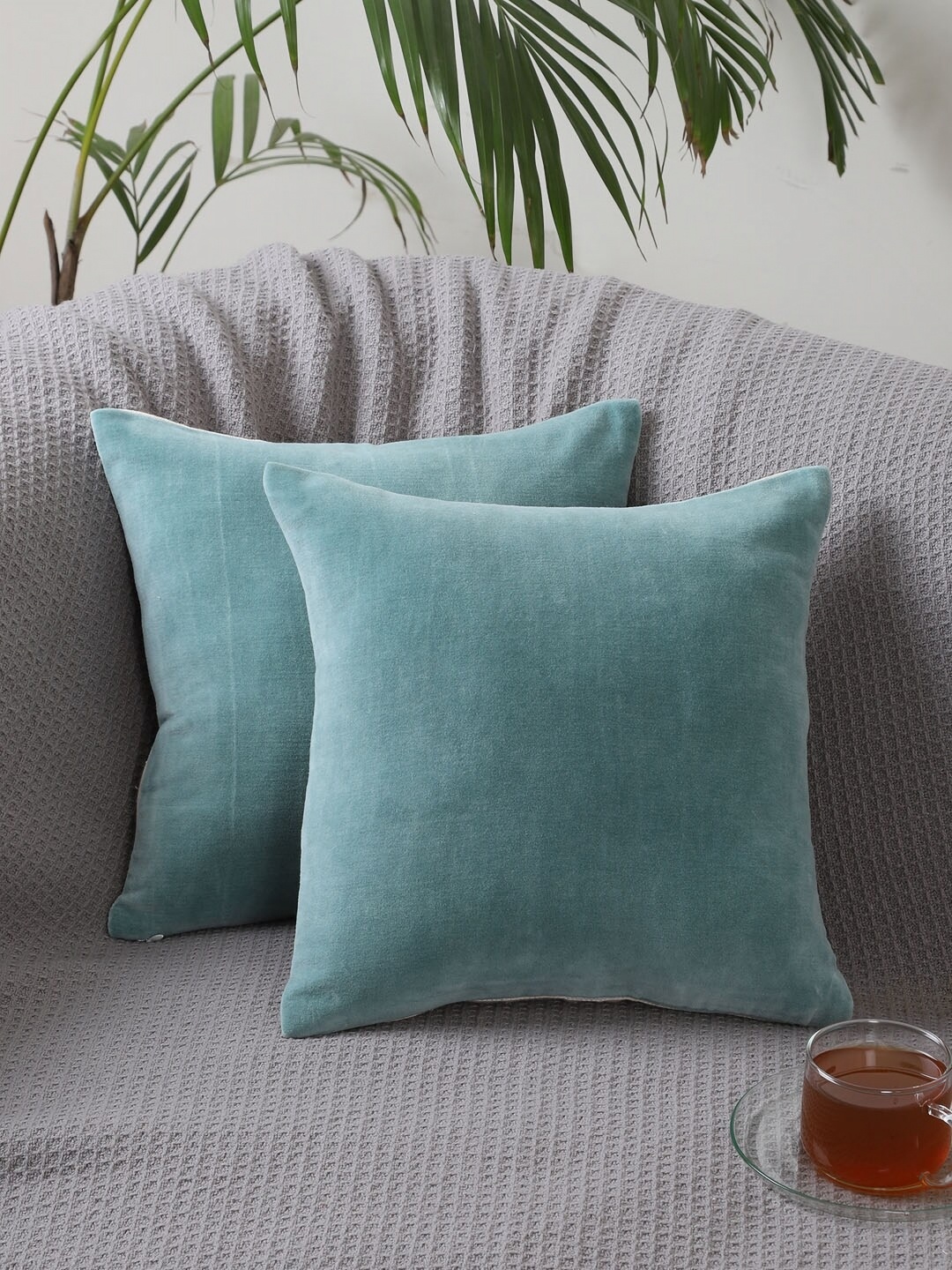 

Jamio Firati Green & White 2 Pieces Velvet Square Cushion Covers