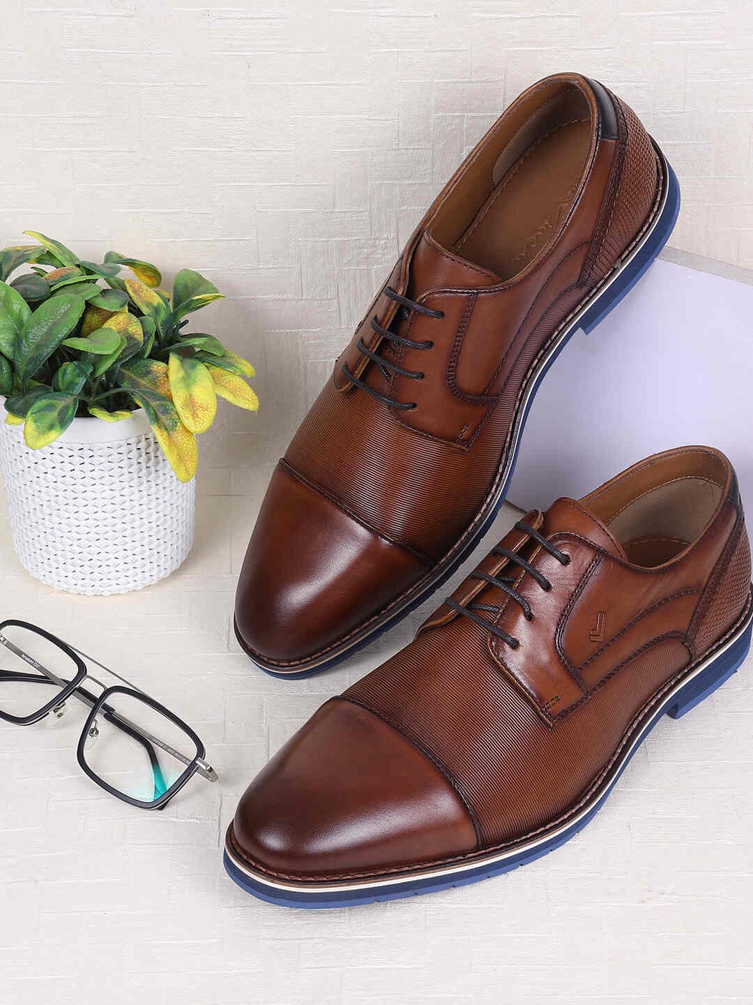 

Metro Men Textured Leather Formal Brogues, Tan
