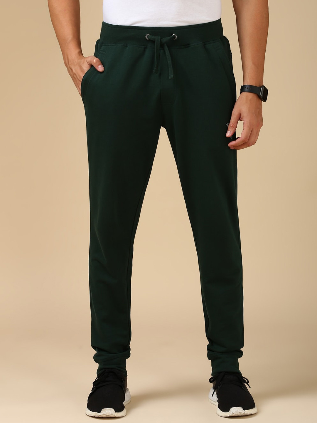 

Van Heusen Men Cotton Mid Rise Joggers, Green