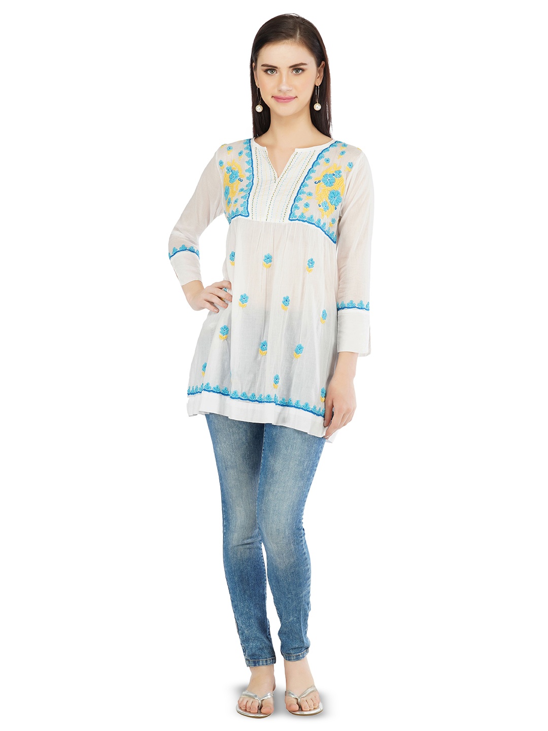 

VAHSON Floral Embroidered Mandarin Collar Chikankari Kurti, White