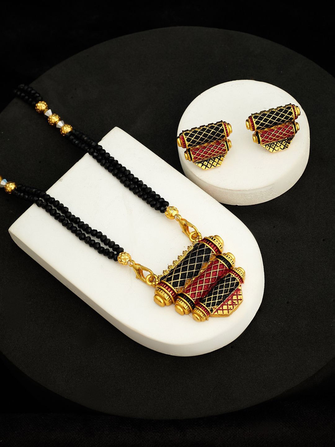 

ATIBELLE Gold-Plated Artificial Stones and Beads Mangalsutra