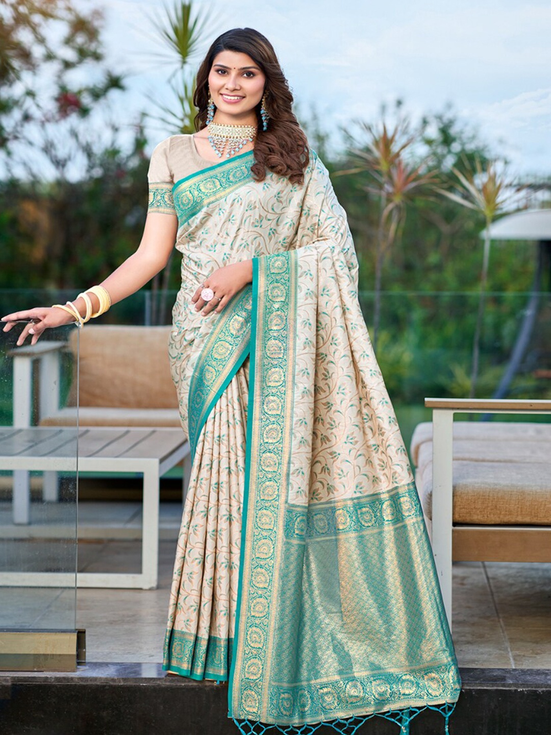 

SANGAM PRINTS Woven Design Zari Silk Blend Tussar Saree, Sea green