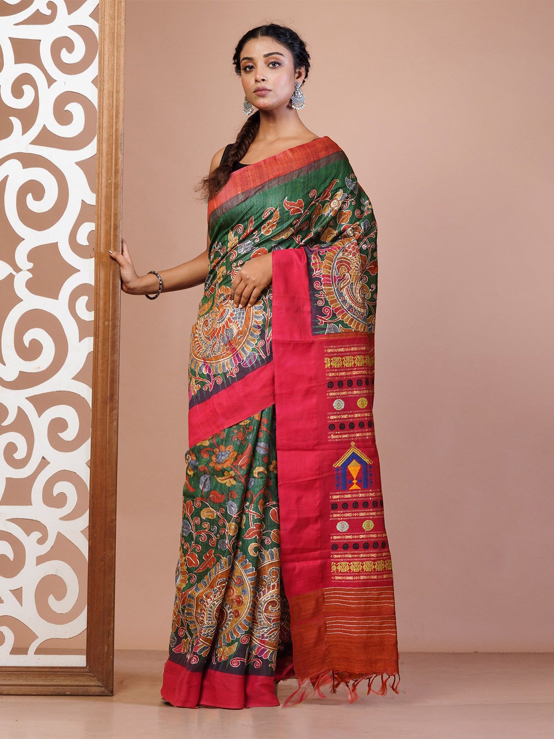 

Unnati Silks Ethnic Motifs Embroidered Pure Silk Handloom Tussar Saree, Green