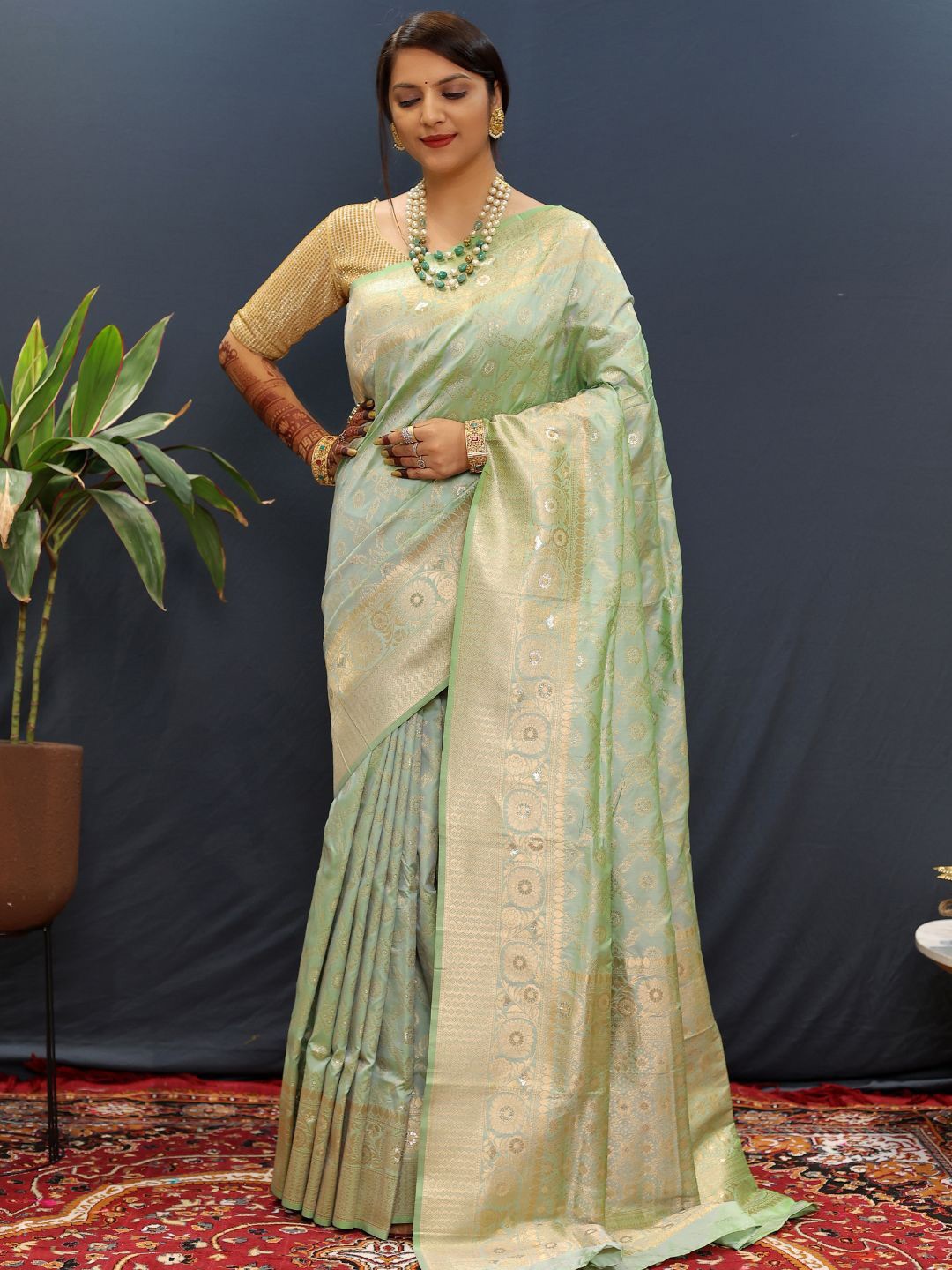 

SGF11 Woven Design Zari Art Silk Kanjeevaram Saree, Green