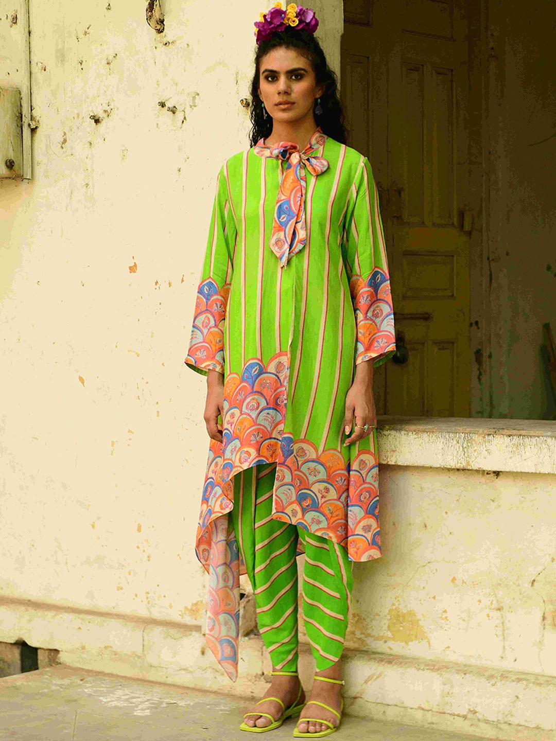 

SWATI VIJAIVARGIE Women Striped Regular Pure Silk Kurta with Trousers, Green