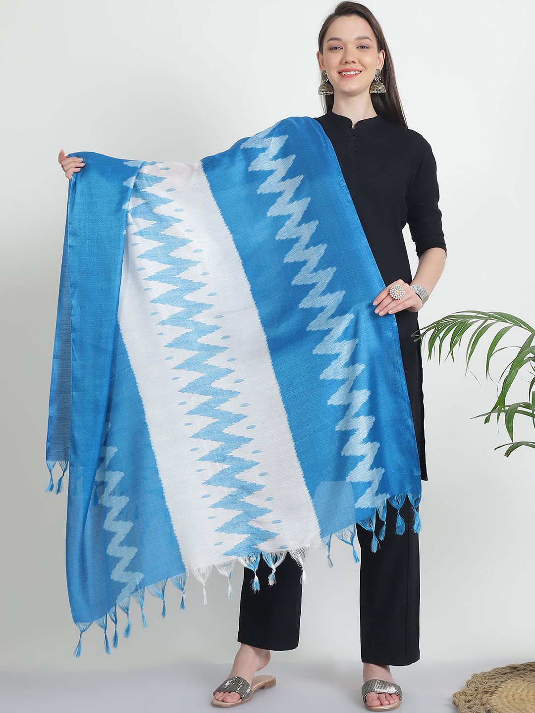 

LOOM LEGACY Printed Tasselled Dupatta, Turquoise blue