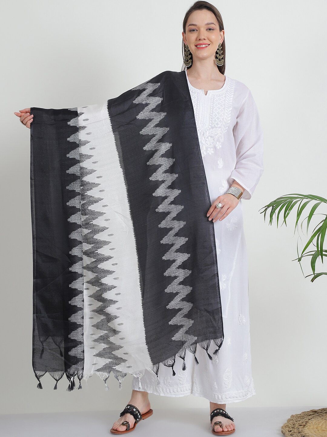 

LOOM LEGACY Ethnic Motifs Ikkat Printed Tasselled Dupatta, Black