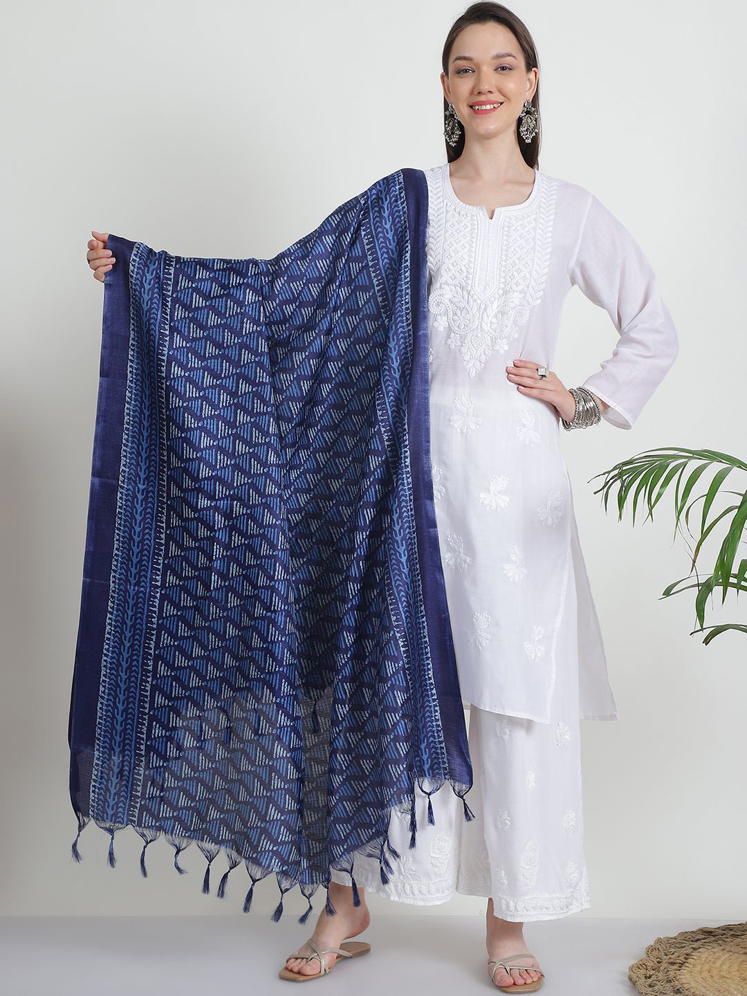 

LOOM LEGACY Printed Art Silk Dupatta, Navy blue
