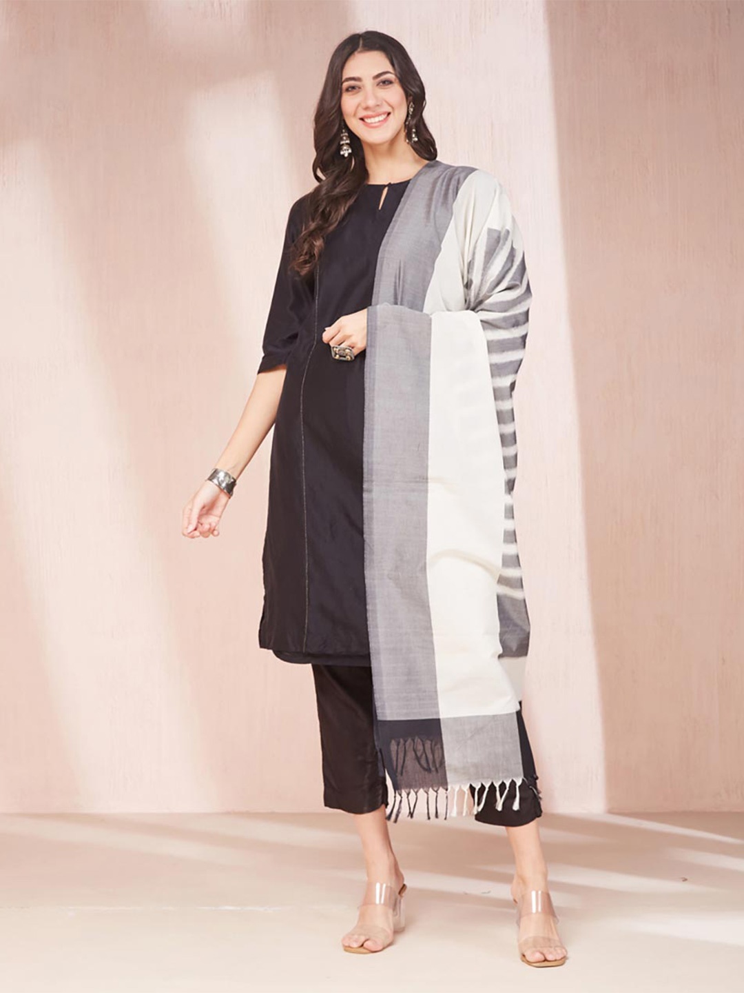

Fabindia Woven Design Ikat Tasselled Dupatta, Grey