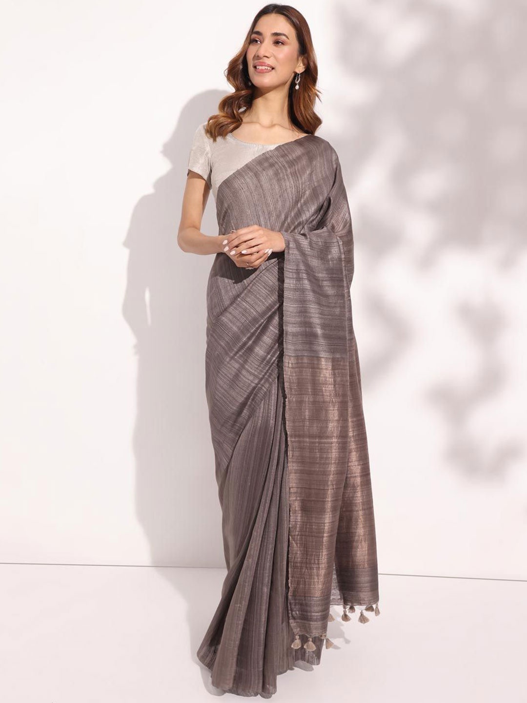 

Fabindia Solid Silk Blend Saree, Grey