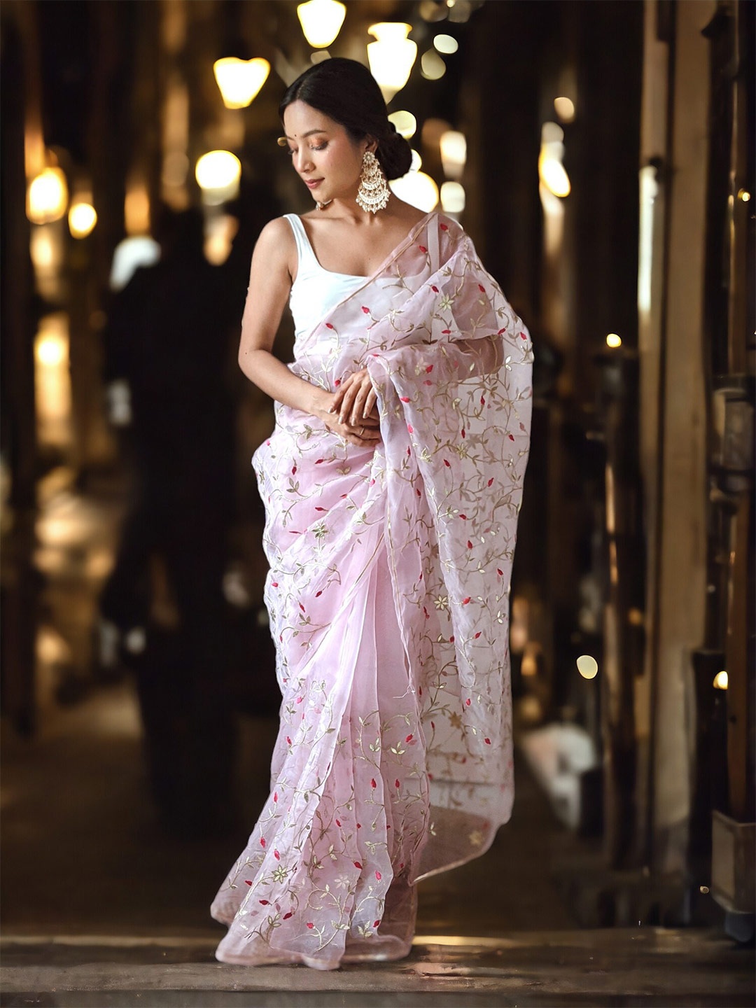 

Vastrasky Global Ethnic Motifs Embroidered Organza Saree, Pink