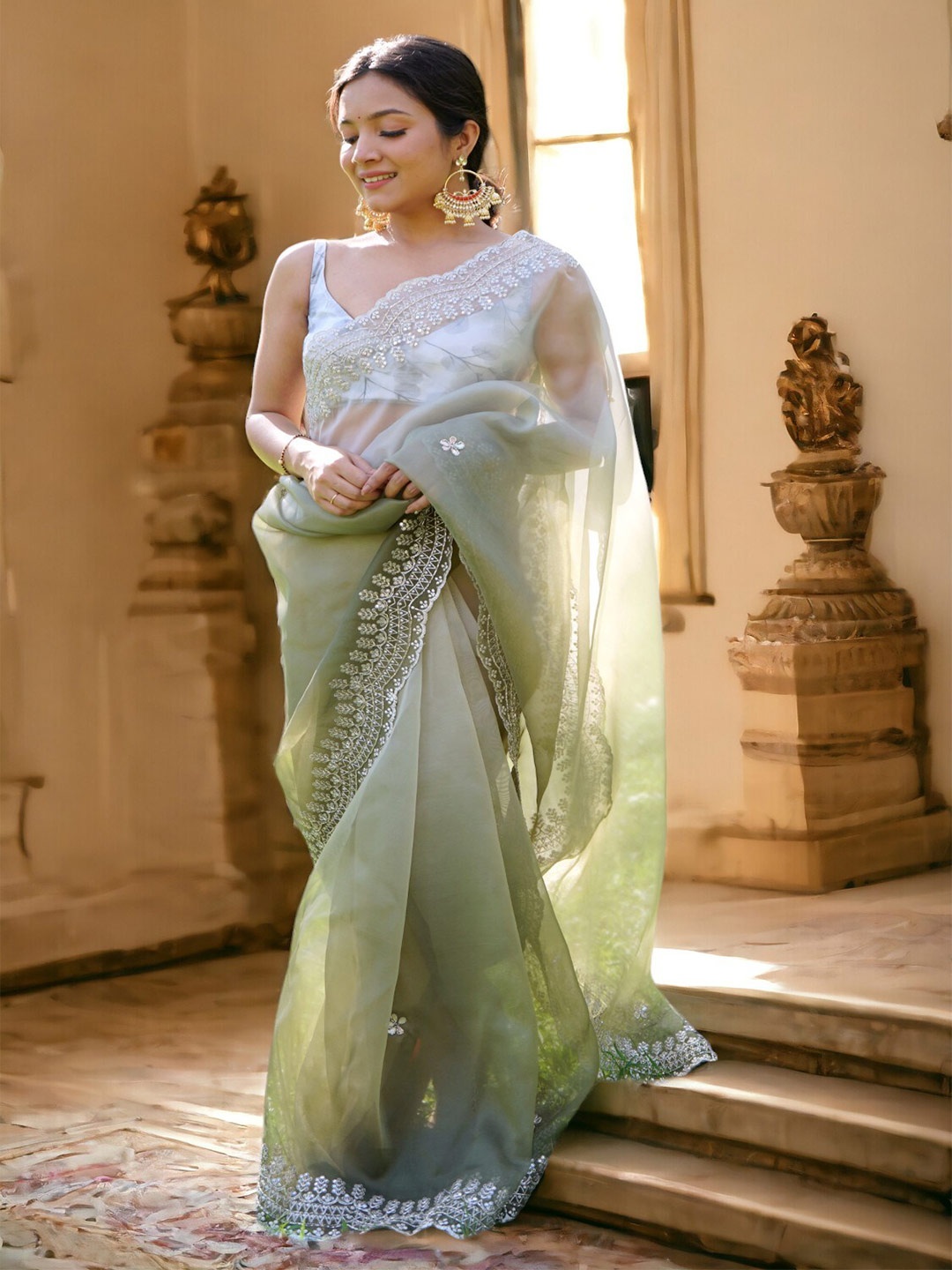 

Vastrasky Global Sequinned Organza Saree, Green